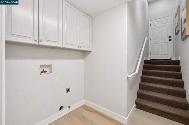 568 High Eagle Ct, Walnut Creek, CA 94595