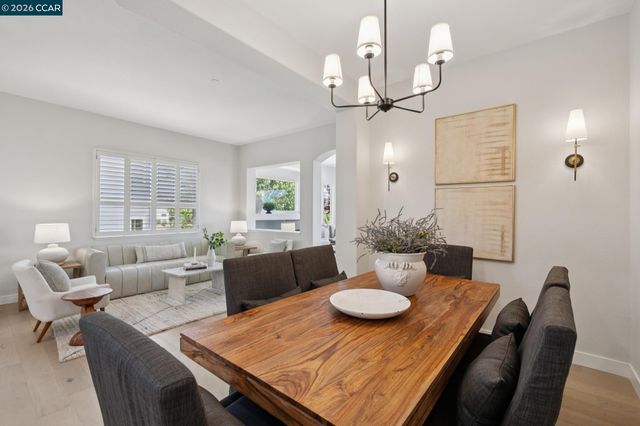 568 High Eagle Ct, Walnut Creek, CA 94595