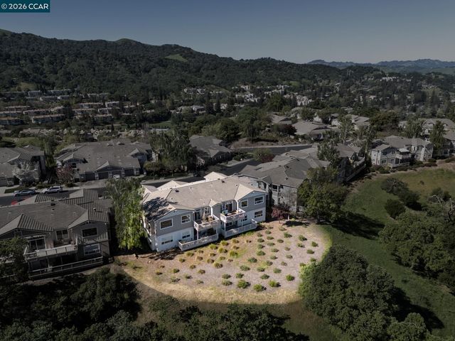 568 High Eagle Ct, Walnut Creek, CA 94595
