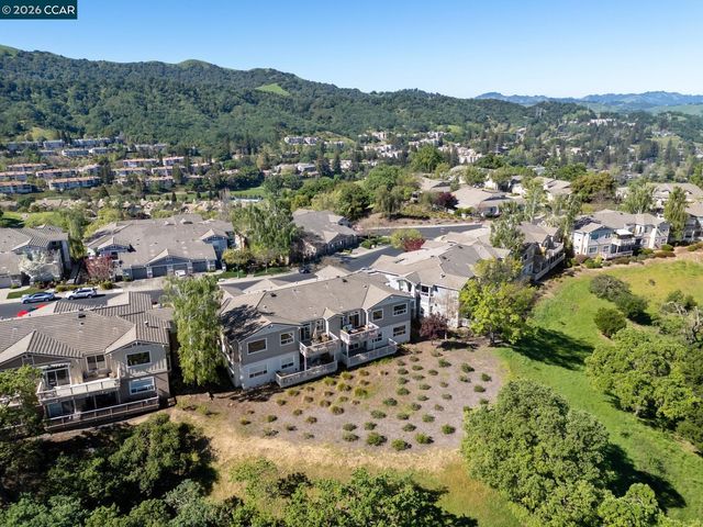 568 High Eagle Ct, Walnut Creek, CA 94595