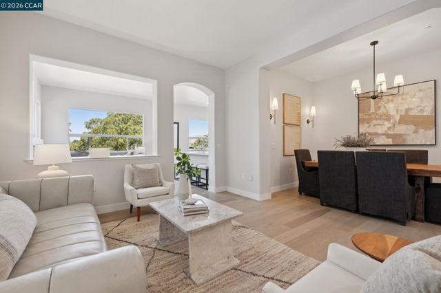 568 High Eagle Ct, Walnut Creek, CA 94595