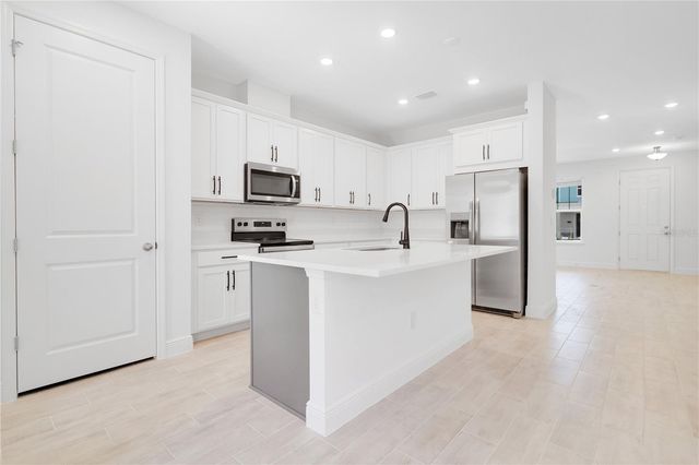 13124 CALMING BREEZE WAY, Winter Garden, FL 34787