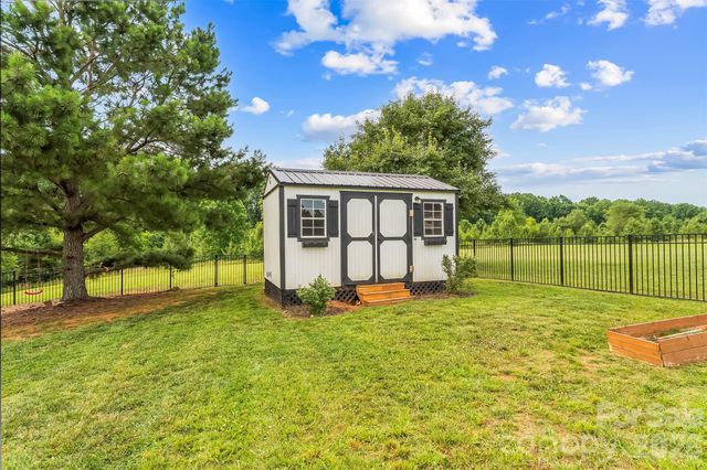 1459 Malden Court, Crouse, NC 28033