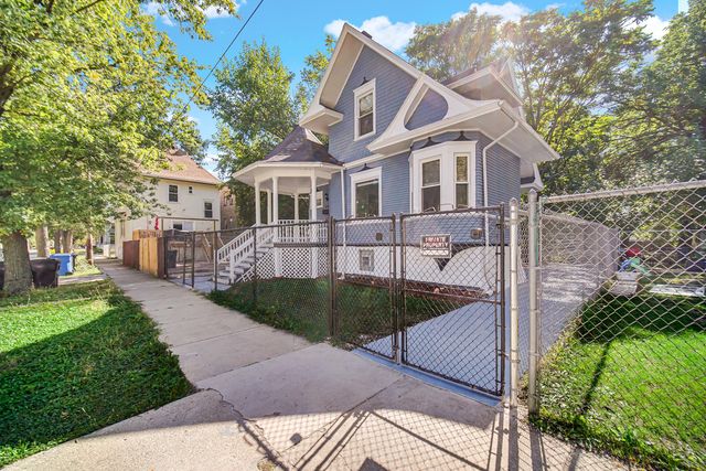 5815 W Fulton Street, Chicago, IL 60644