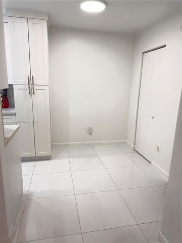 10762 N Kendall Dr I19, Miami, FL 33176