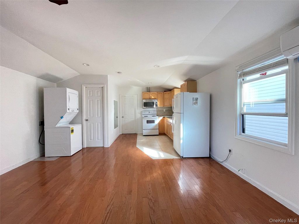 42-05 249th Street, Little Neck, NY 11363 — photo 5