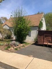 11 N Randolphville Rd, Piscataway Twp., NJ 08854