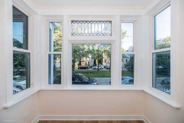 1711 W Henderson Street 1, Chicago, IL 60657