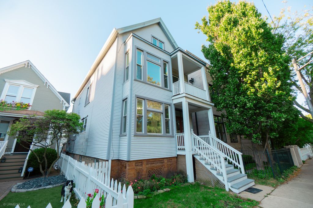 1711 W Henderson Street 1, Chicago, IL 60657