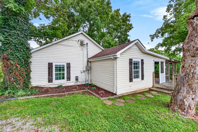 5904 Highway 76E, E, Springfield, TN 37172