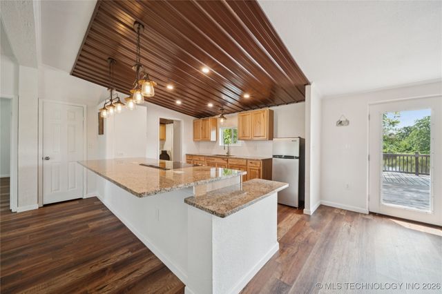 104500 S 4095 Road, Henryetta, OK 74437