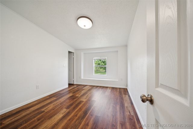 104500 S 4095 Road, Henryetta, OK 74437