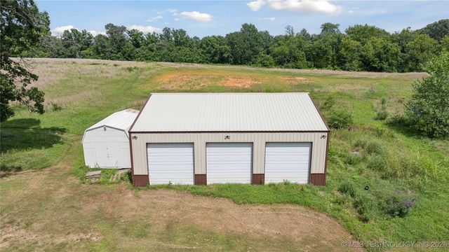 104500 S 4095 Road, Henryetta, OK 74437