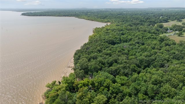 104500 S 4095 Road, Henryetta, OK 74437