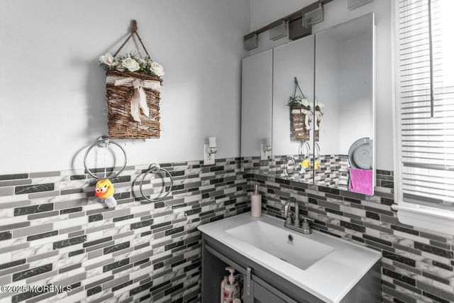 3 Lisa Drive, Hazlet, NJ 07730