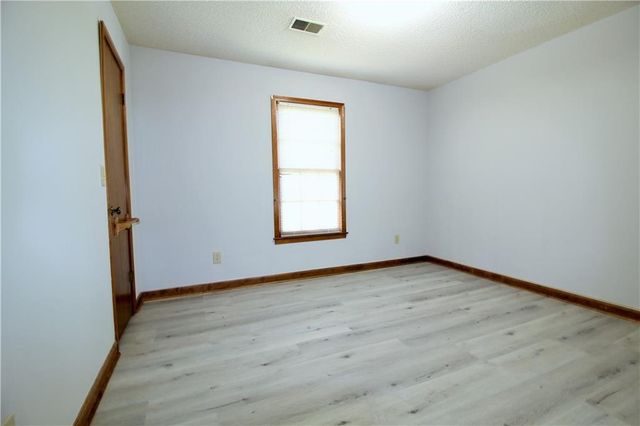 585 Wayside Drive, Lawrenceville, GA 30046