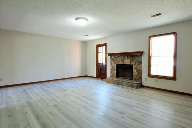 585 Wayside Drive, Lawrenceville, GA 30046