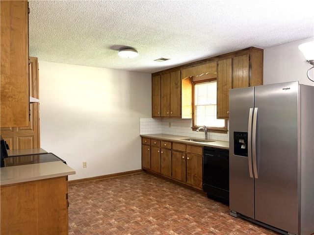 585 Wayside Drive, Lawrenceville, GA 30046