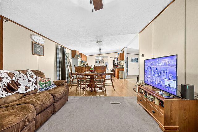 67 Freeman Lane, Round O, SC 29474