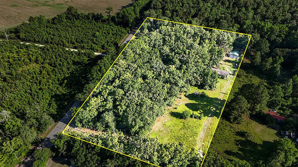 67 Freeman Lane, Round O, SC 29474