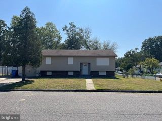 18 RAILROAD ST, Browns Mills, NJ 08015