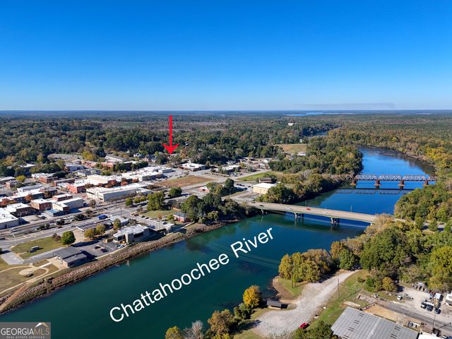 1007 4th Avenue, West Point, GA 31833