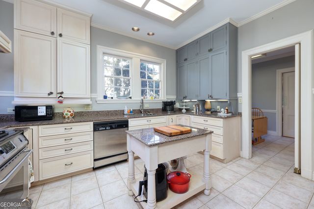 1007 4th Avenue, West Point, GA 31833