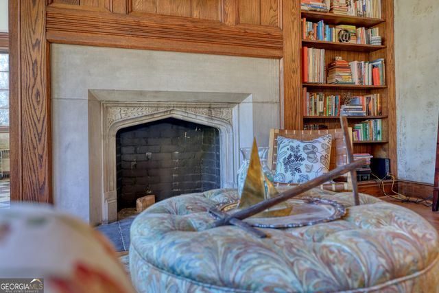 1007 4th Avenue, West Point, GA 31833