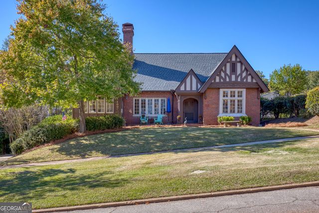 1007 4th Avenue, West Point, GA 31833