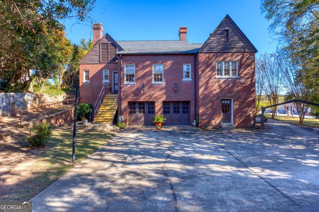 1007 4th Avenue, West Point, GA 31833