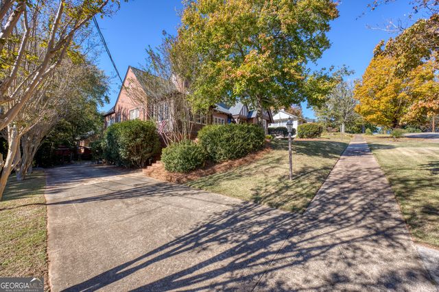 1007 4th Avenue, West Point, GA 31833