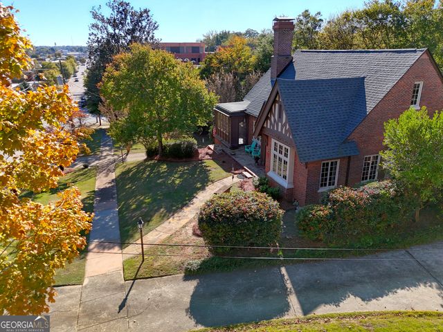 1007 4th Avenue, West Point, GA 31833