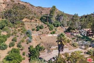 2040 E Lakeshore Drive, Agoura Hills, CA 91301