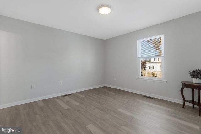 5004 ROANOKE PL, College Park, MD 20740