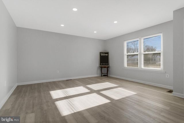 5004 ROANOKE PL, College Park, MD 20740