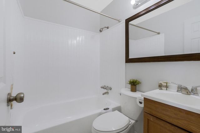 5004 ROANOKE PL, College Park, MD 20740
