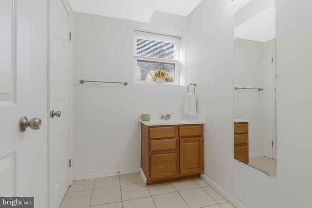 5004 ROANOKE PL, College Park, MD 20740