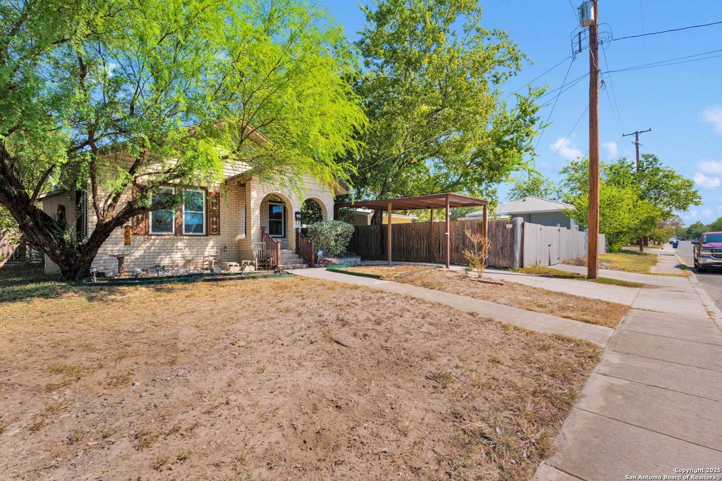 425 Essex, San Antonio, TX 78210