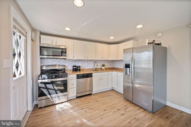 3225 RYERSON CIR, Baltimore, MD 21227