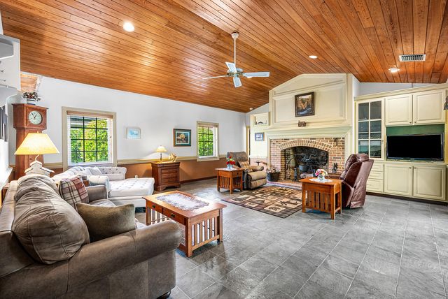 420 Muirfield Drive, Atlantis, FL 33462