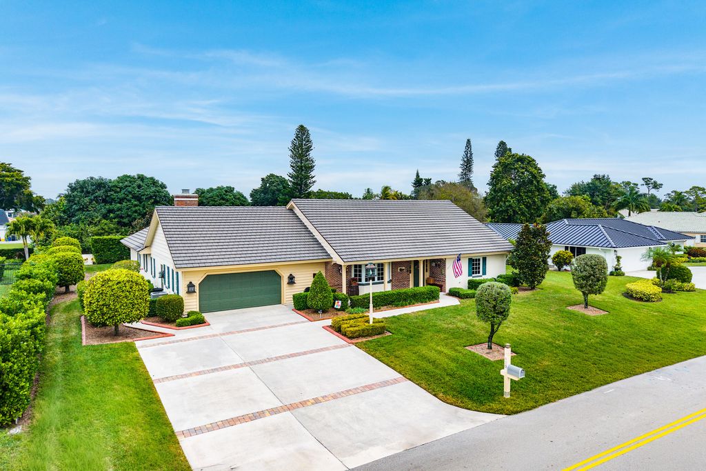 420 Muirfield Drive, Atlantis, FL 33462