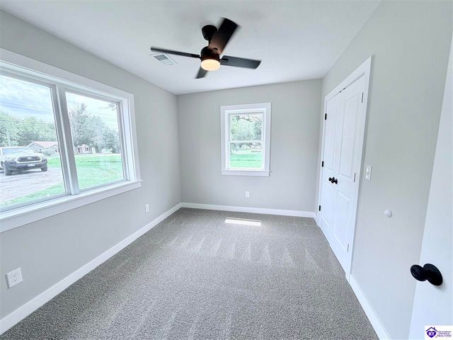 4439 S Wilson Rd, Elizabethtown, KY 42701