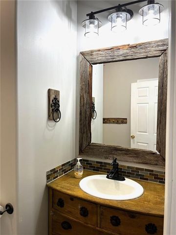 731 S Poplar Street, Ottawa, KS 66067