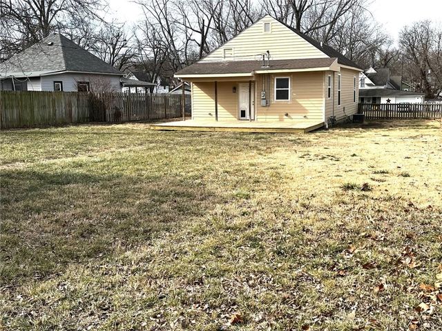 731 S Poplar Street, Ottawa, KS 66067