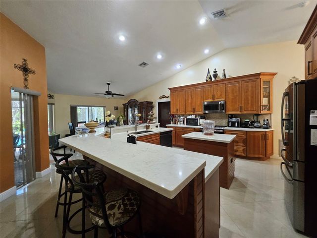 197 NW 113th Way, Coral Springs, FL 33071