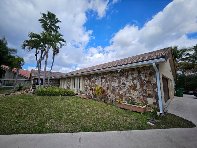 197 NW 113th Way, Coral Springs, FL 33071