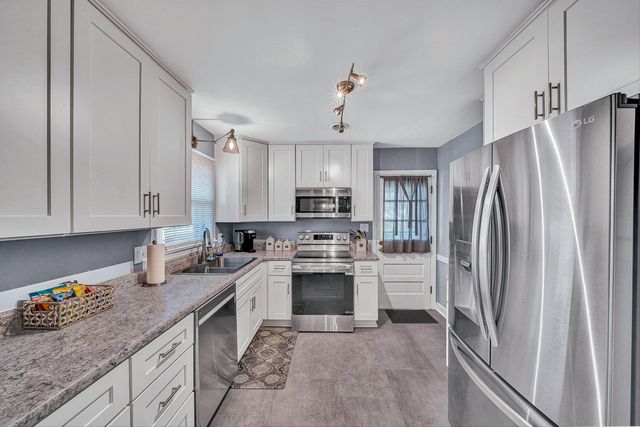 2458 Bermuda RD, Roanoke, VA 24017