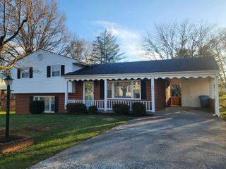 2458 Bermuda RD, Roanoke, VA 24017