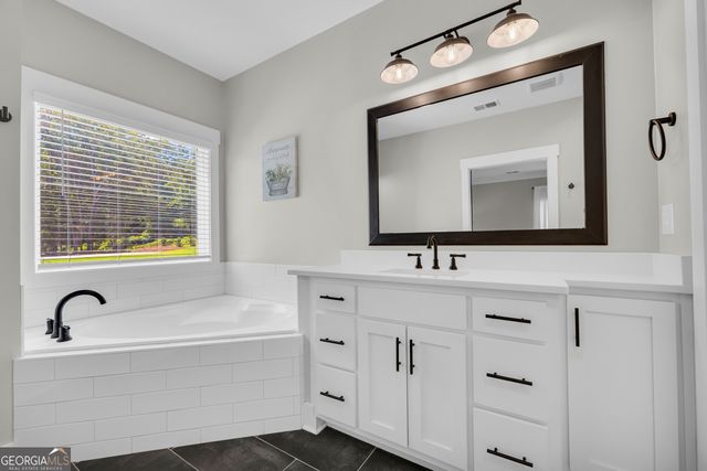 1025 Dewey Road, Statham, GA 30666