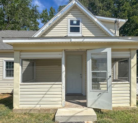 1835 West Chestnut Street, Springfield, MO 65802